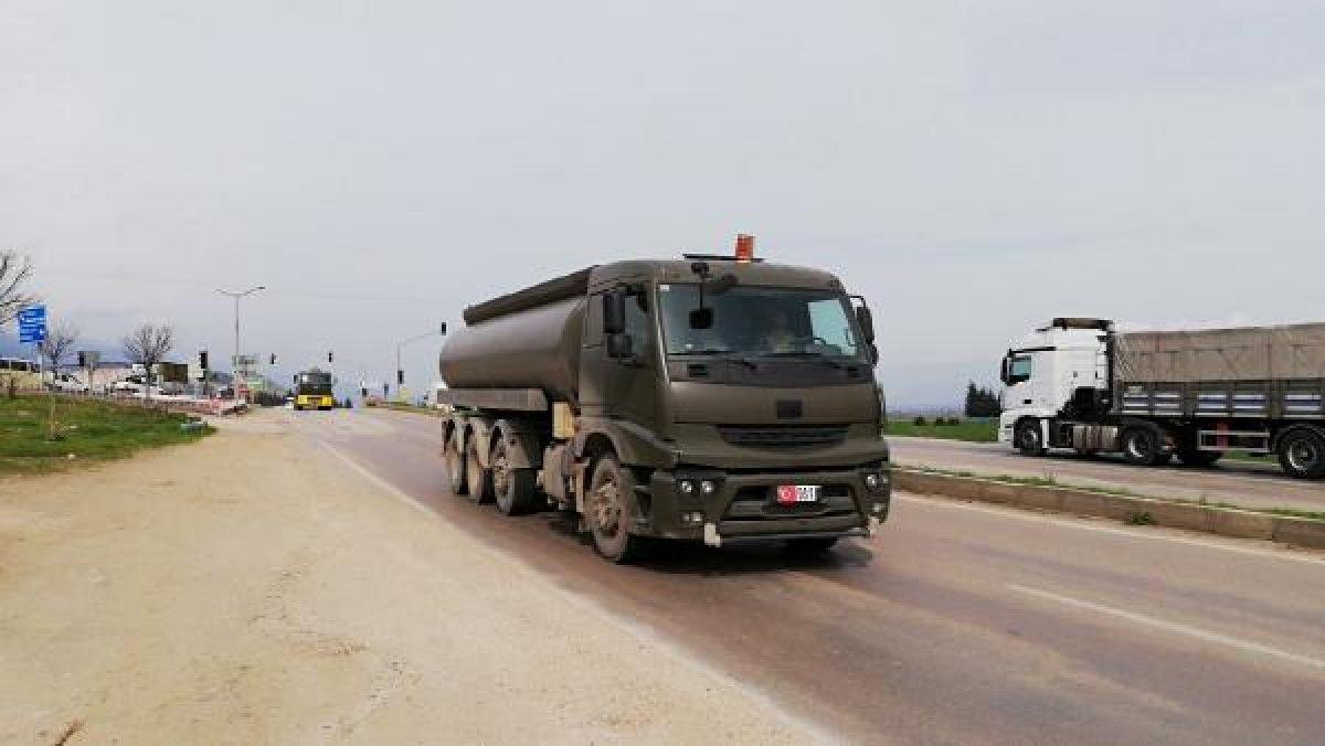 Suriye sınırına komando ve askeri araç sevkiyatı