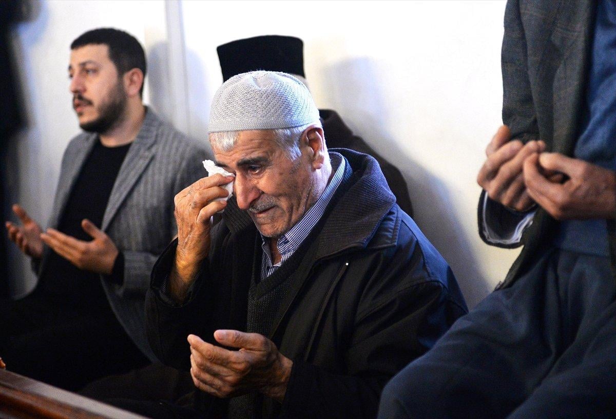 Camilerde şehitler için eller semaya kalktı