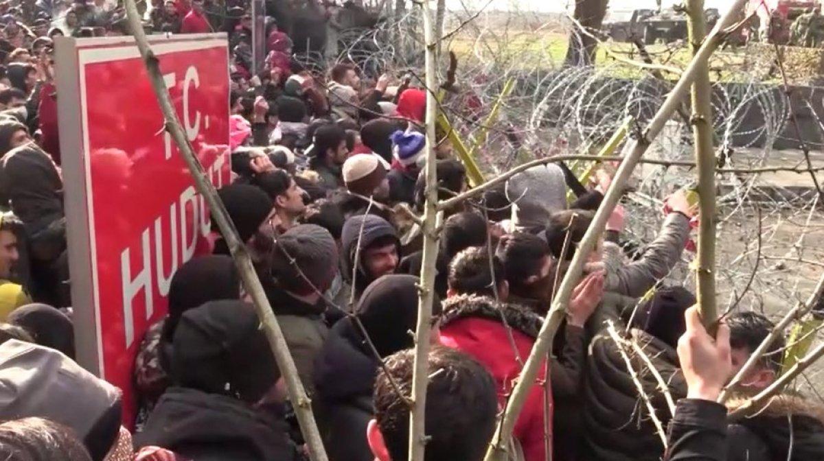 Yunan askeri sınırdaki tel engelleri güçlendiriyor