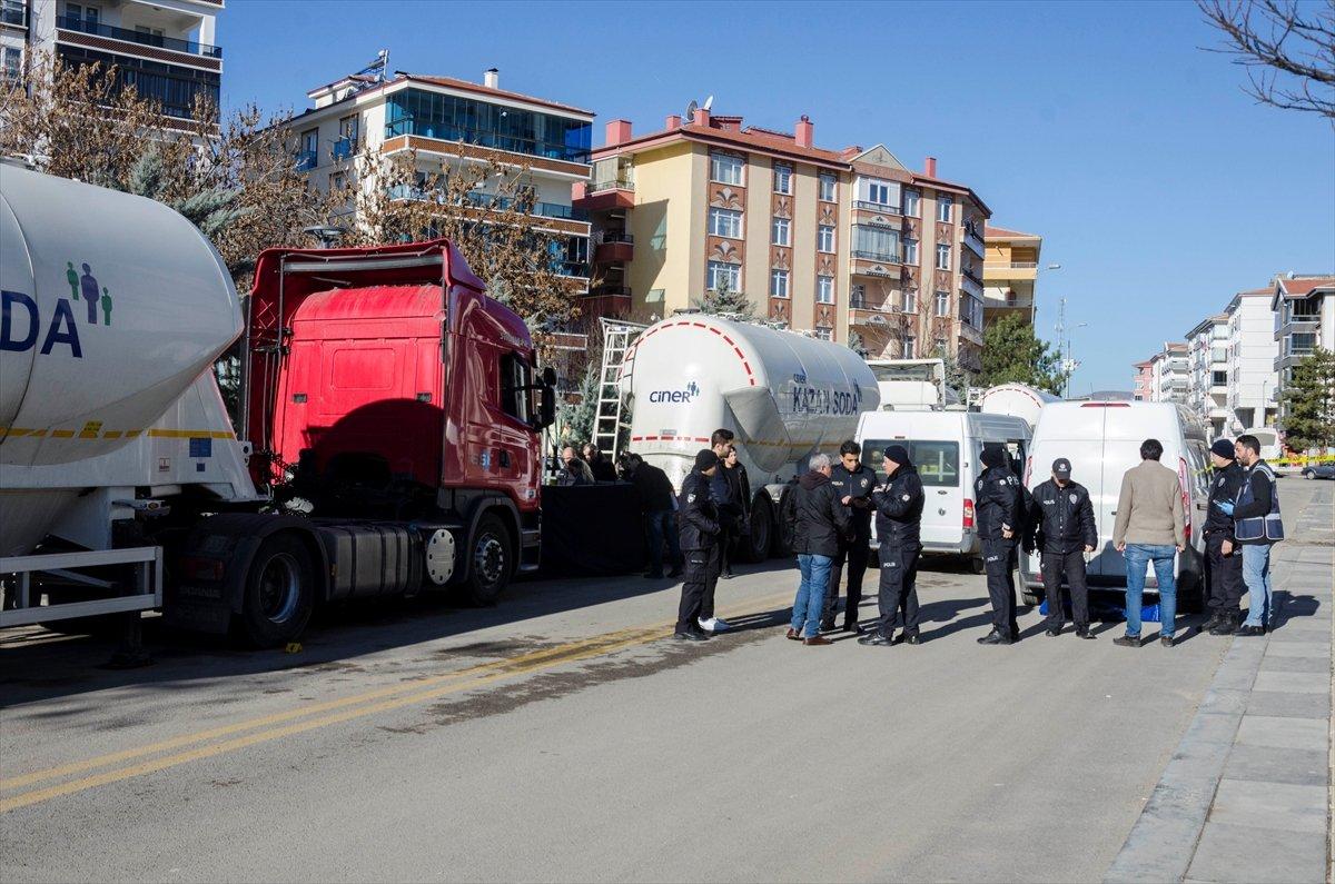 Ayrı yaşadığı kocası tarafından vurulan kadın öldü