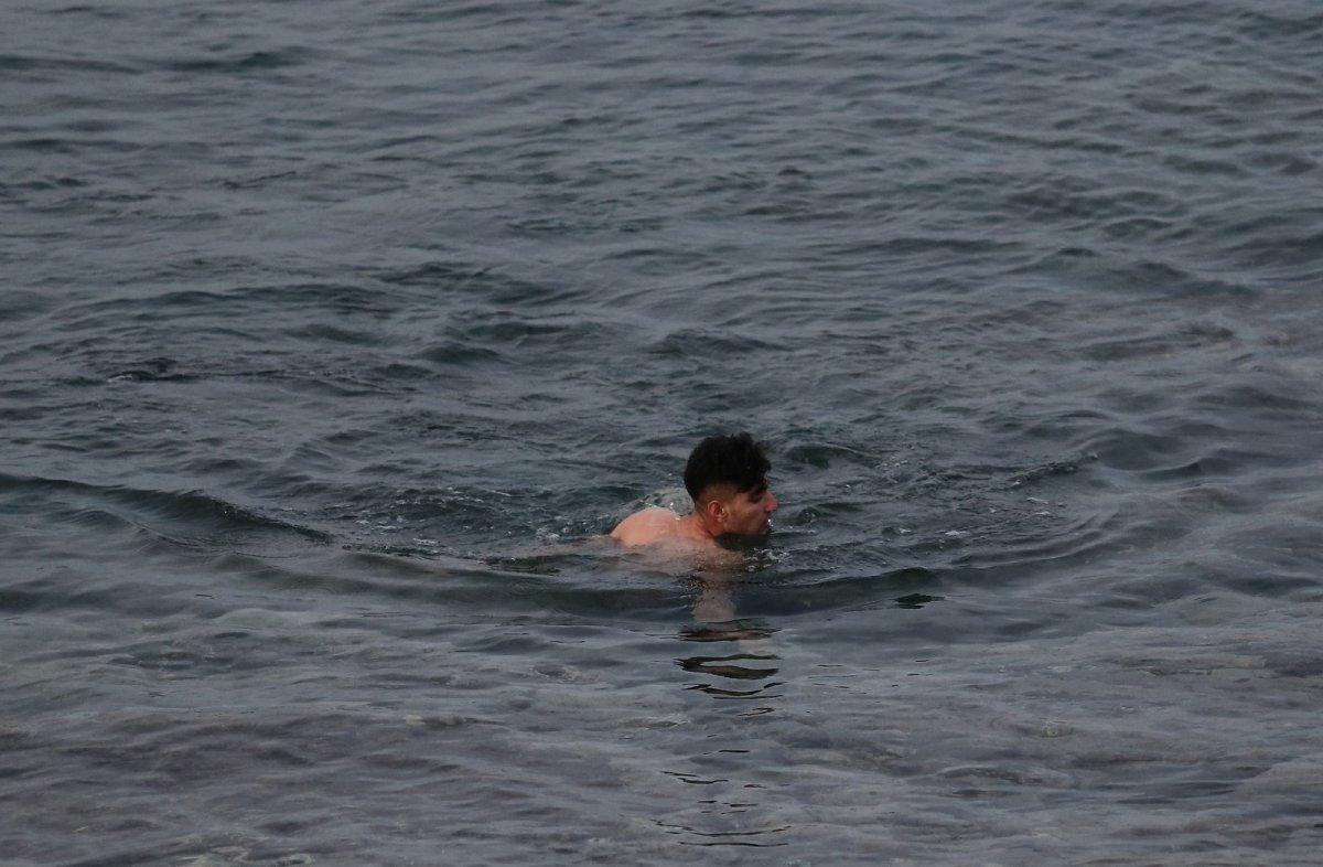 Ayvacık'ta mülteciler boğulmaktan kurtarıldı