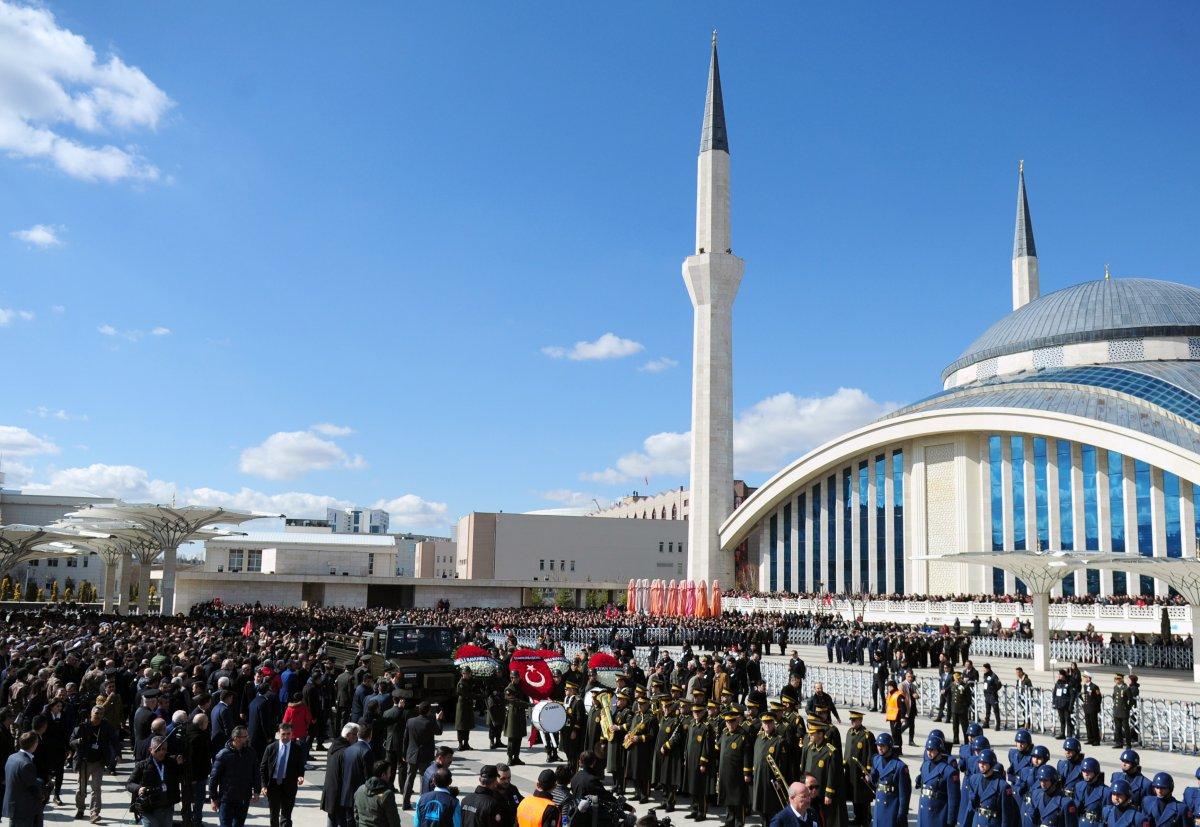 Bahçeli, Kılıçdaroğlu'nun elini sıkmadı