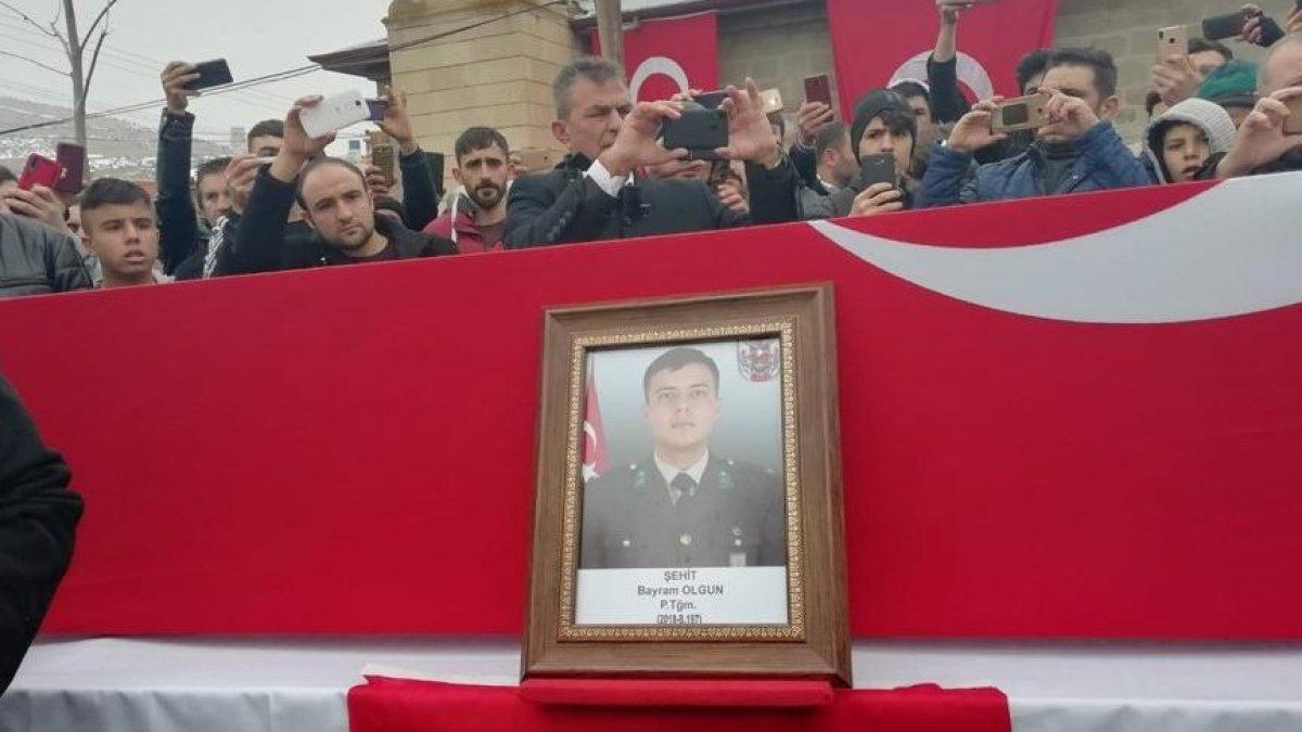 Şehit cenazesinde sosyal medya derdine düştüler