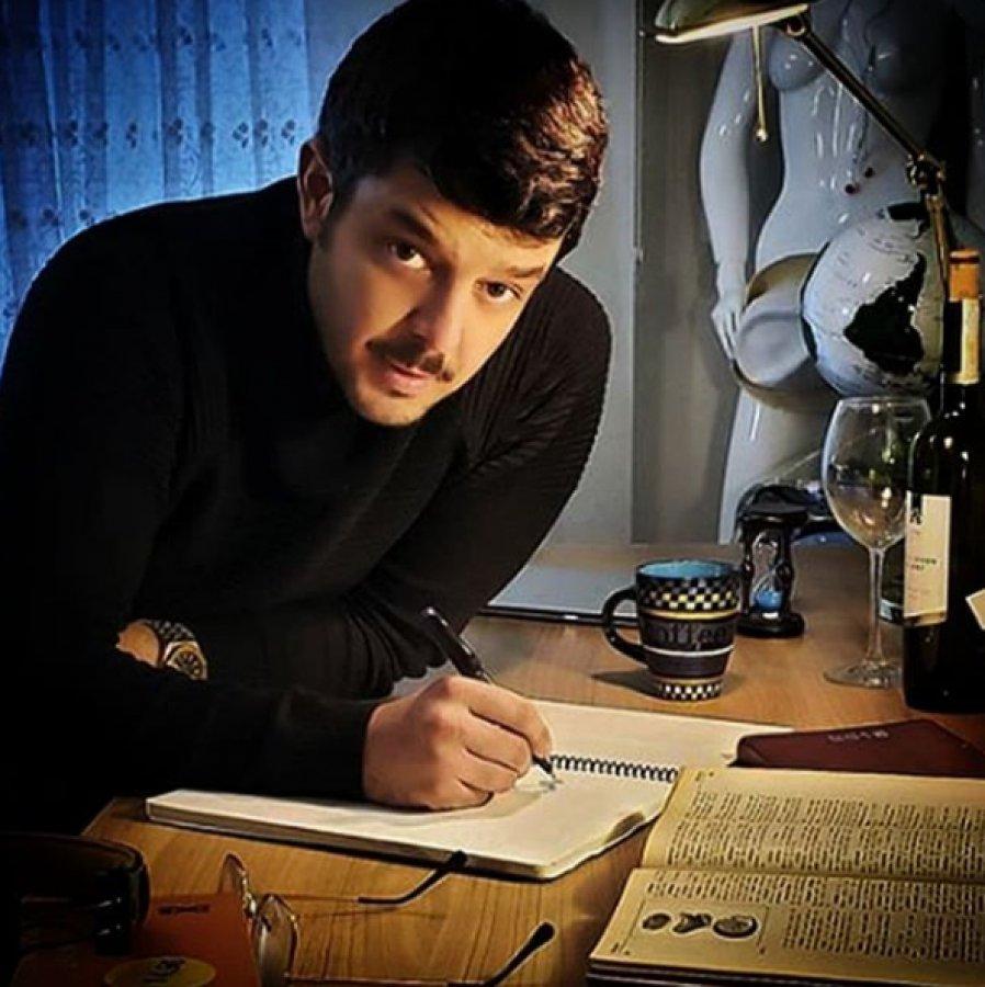 Yiğit Caner Ertoşi ile kitapları ve yazarlık üzerine konuştuk