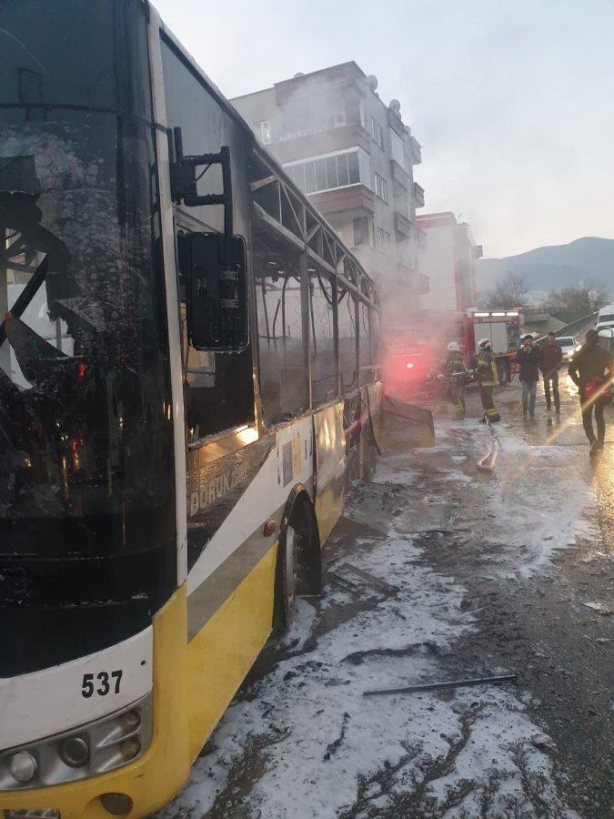 Bursa'da halk otobüsü yandı