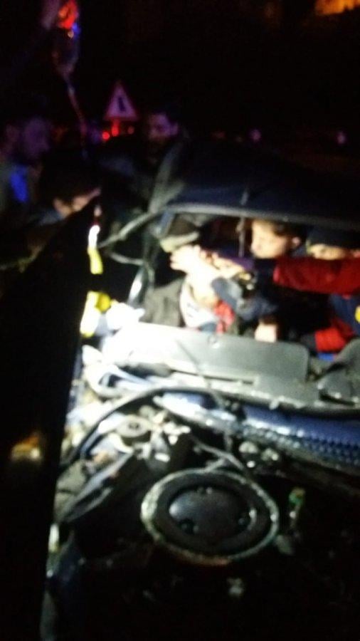 Giresun'da ters yöne giren araç tıra çarptı