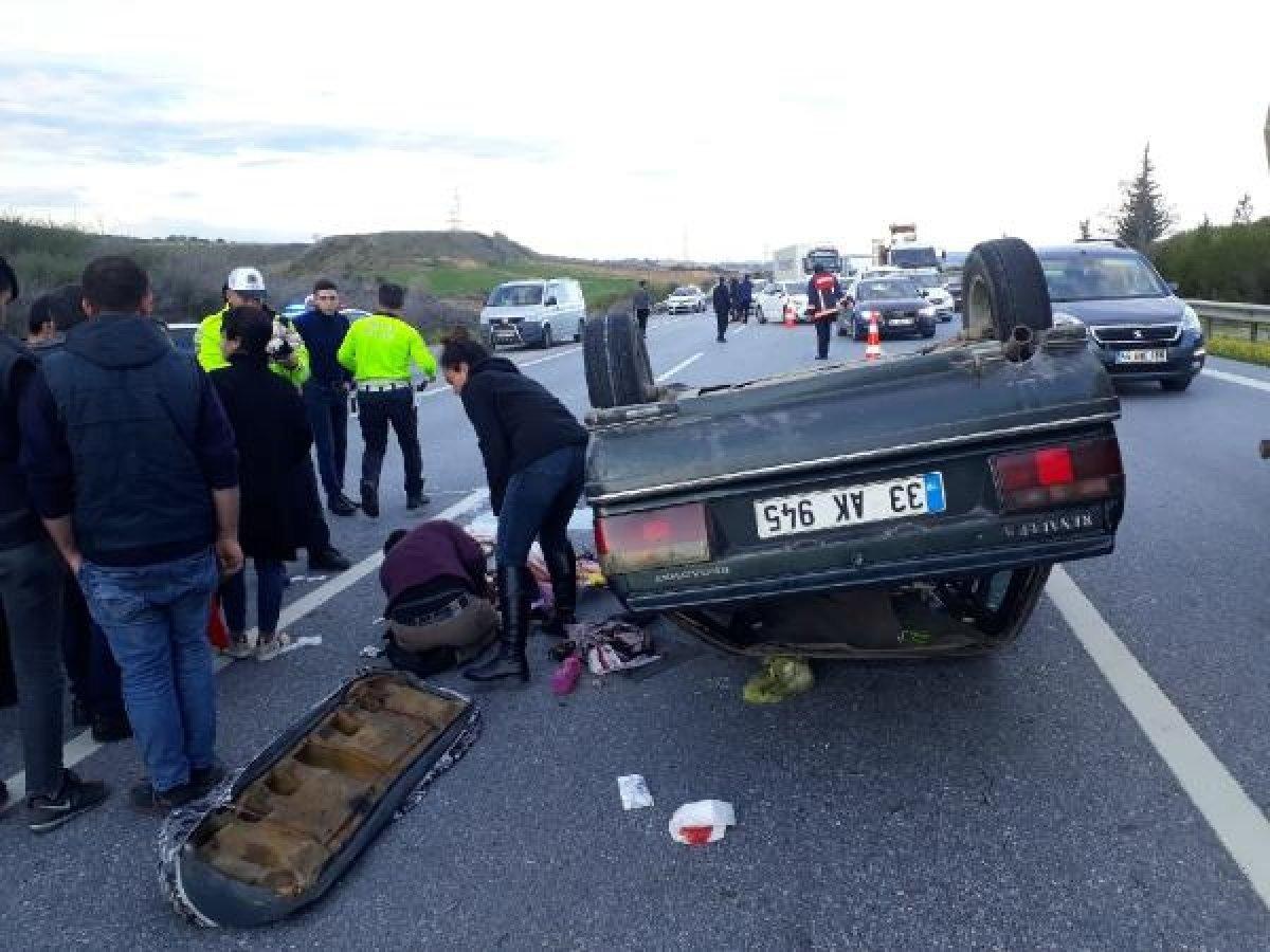 Mersin'de otomobil ile kamyon çarpıştı: 7 yaralı