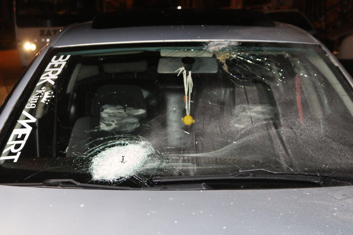 Denizli'de seyir halindeki araca silahlı saldırı