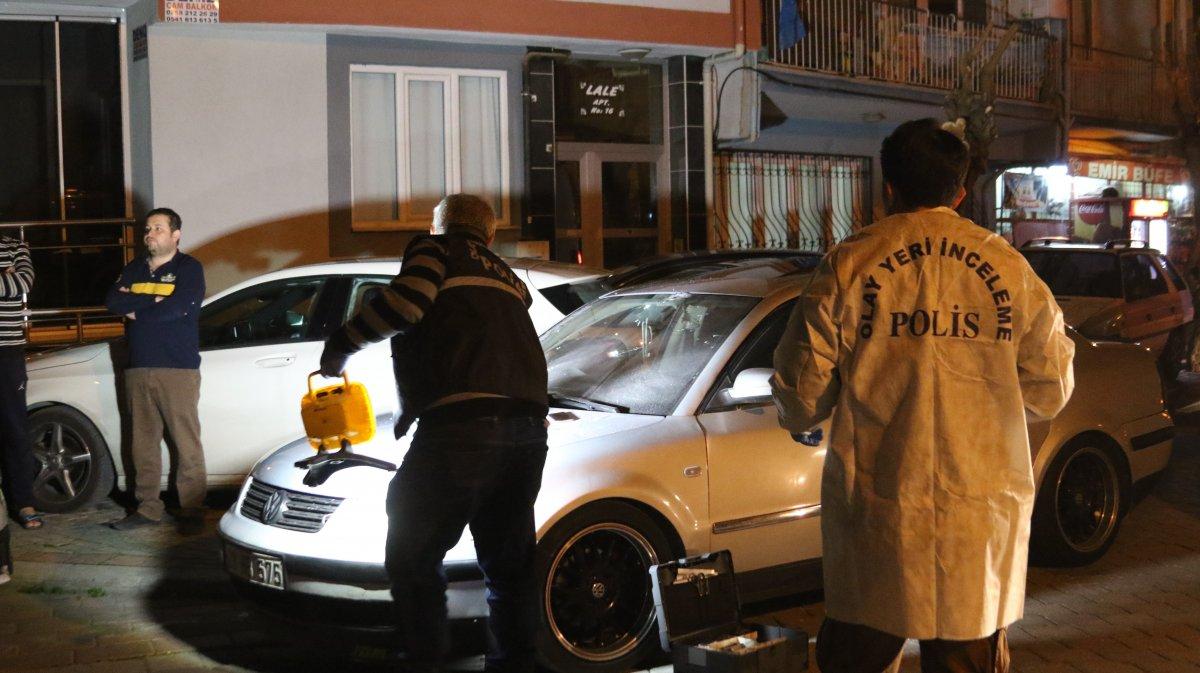 Denizli'de seyir halindeki araca silahlı saldırı