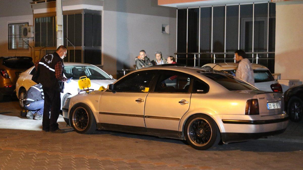 Denizli'de seyir halindeki araca silahlı saldırı