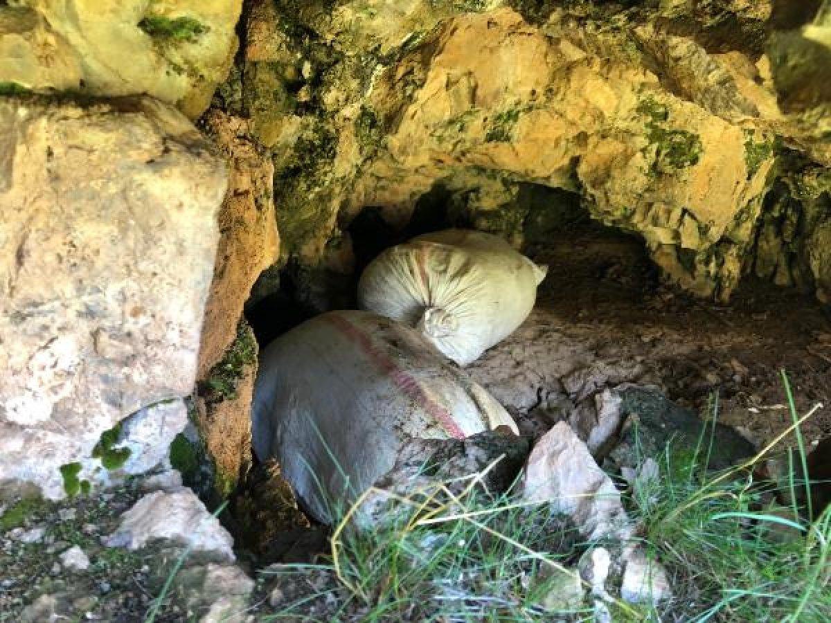 300 kilo esrarı okul önünde satacaklardı, jandarma buldu