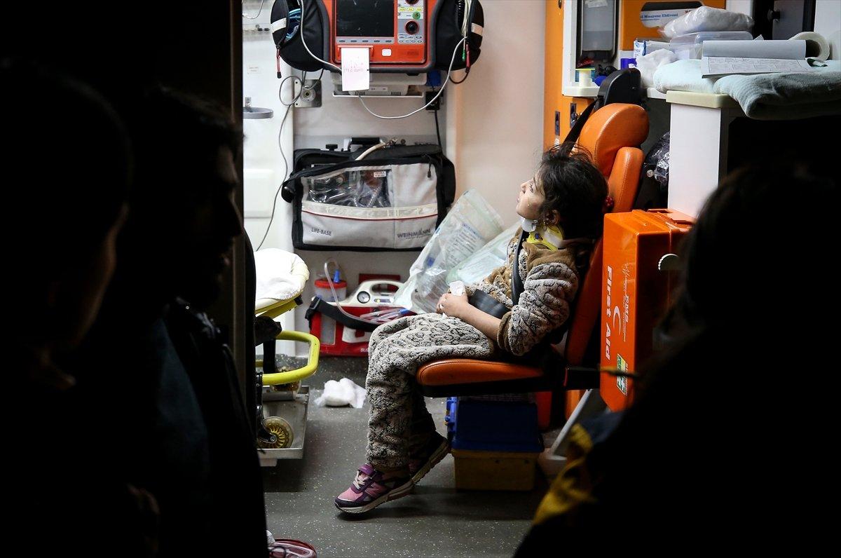 Bursa'da göçmenleri taşıyan minibüs devrildi