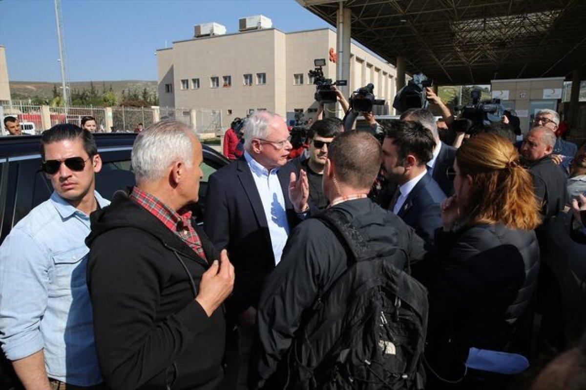 ABD heyeti Suriye sınırında