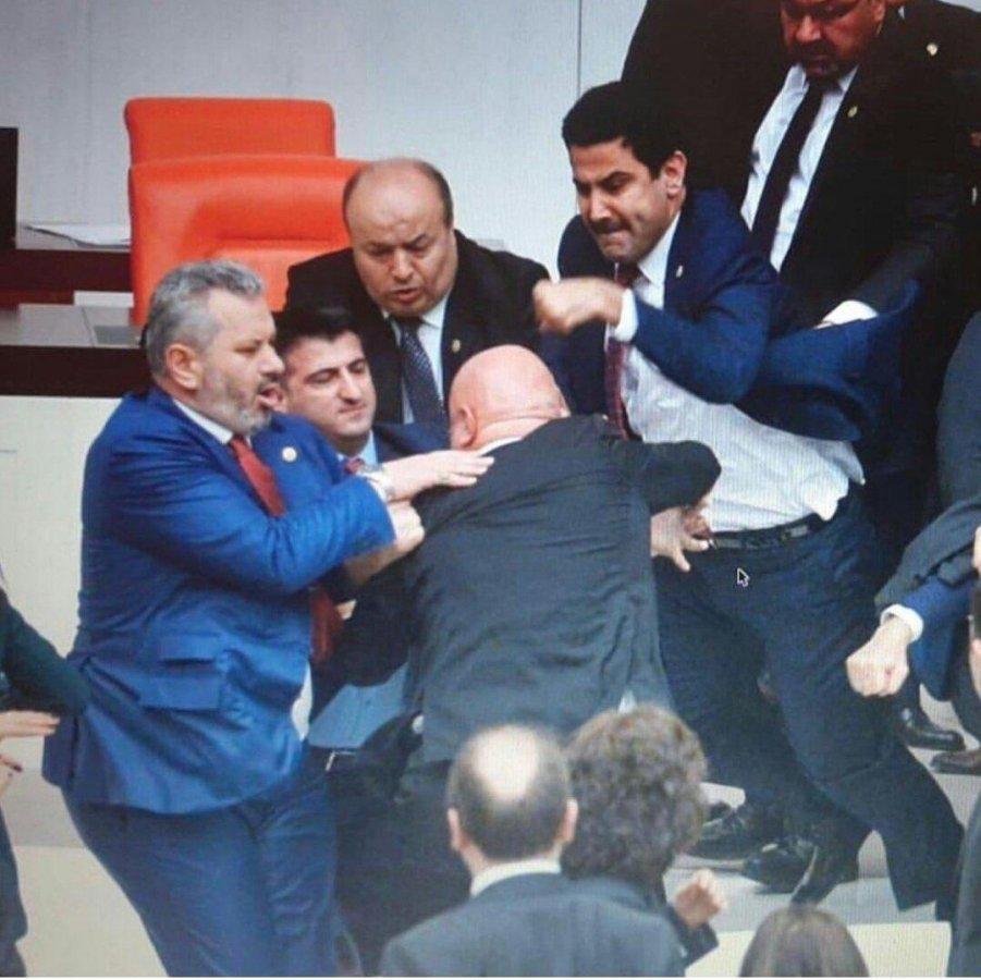 Kavga sonrası Engin Özkoç’un hali