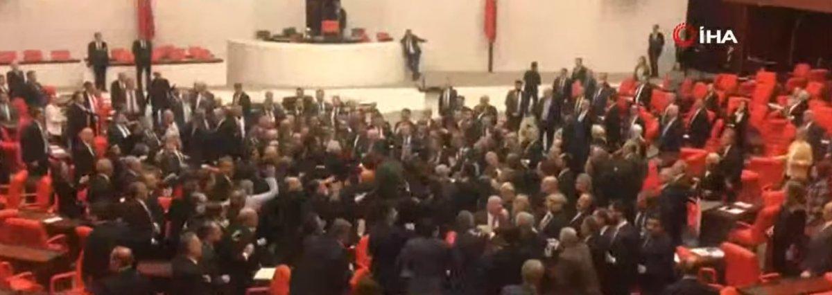 Meclis'te yumruklar konuştu