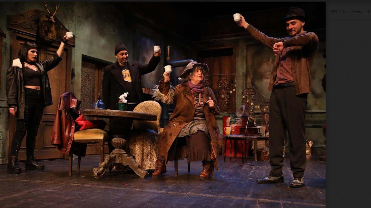 Şehir Tiyatroları 38 oyunla seyirciyle buluşacak