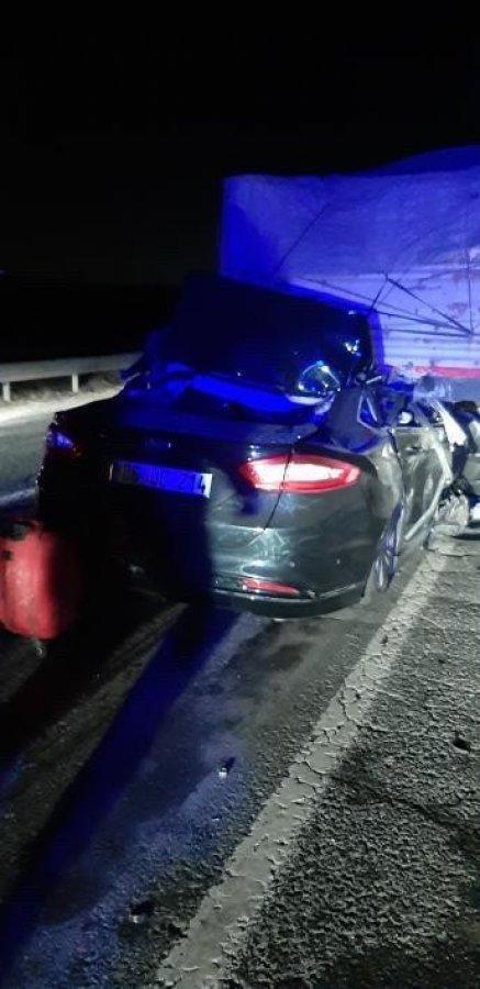 Ankara'da otomobil tıra arkadan çarptı: 2 ölü