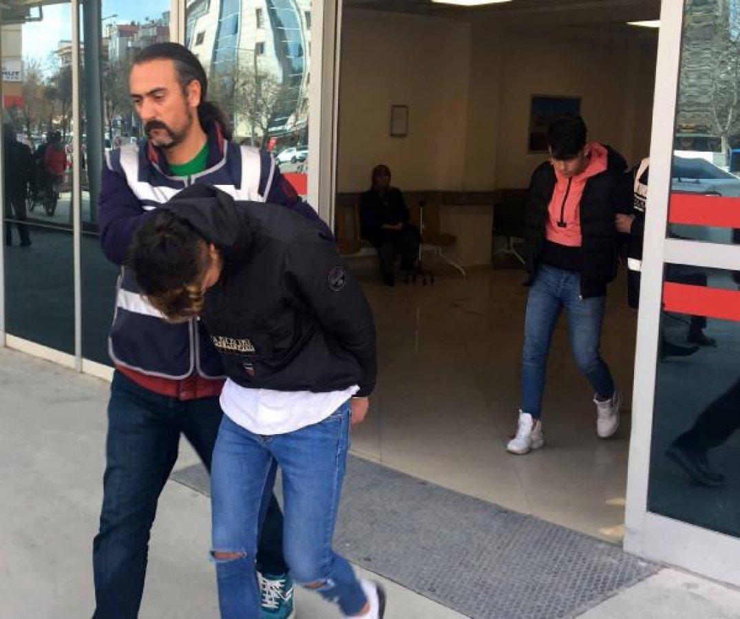 Konya'da 8 kişilik çete 5 kişiyi döverek gasbetti