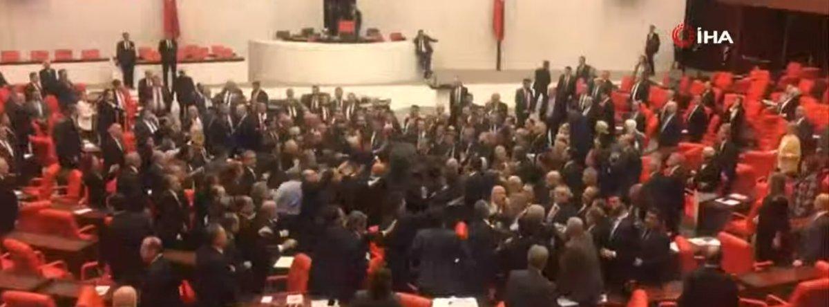 Meclis'te yumruklar konuştu