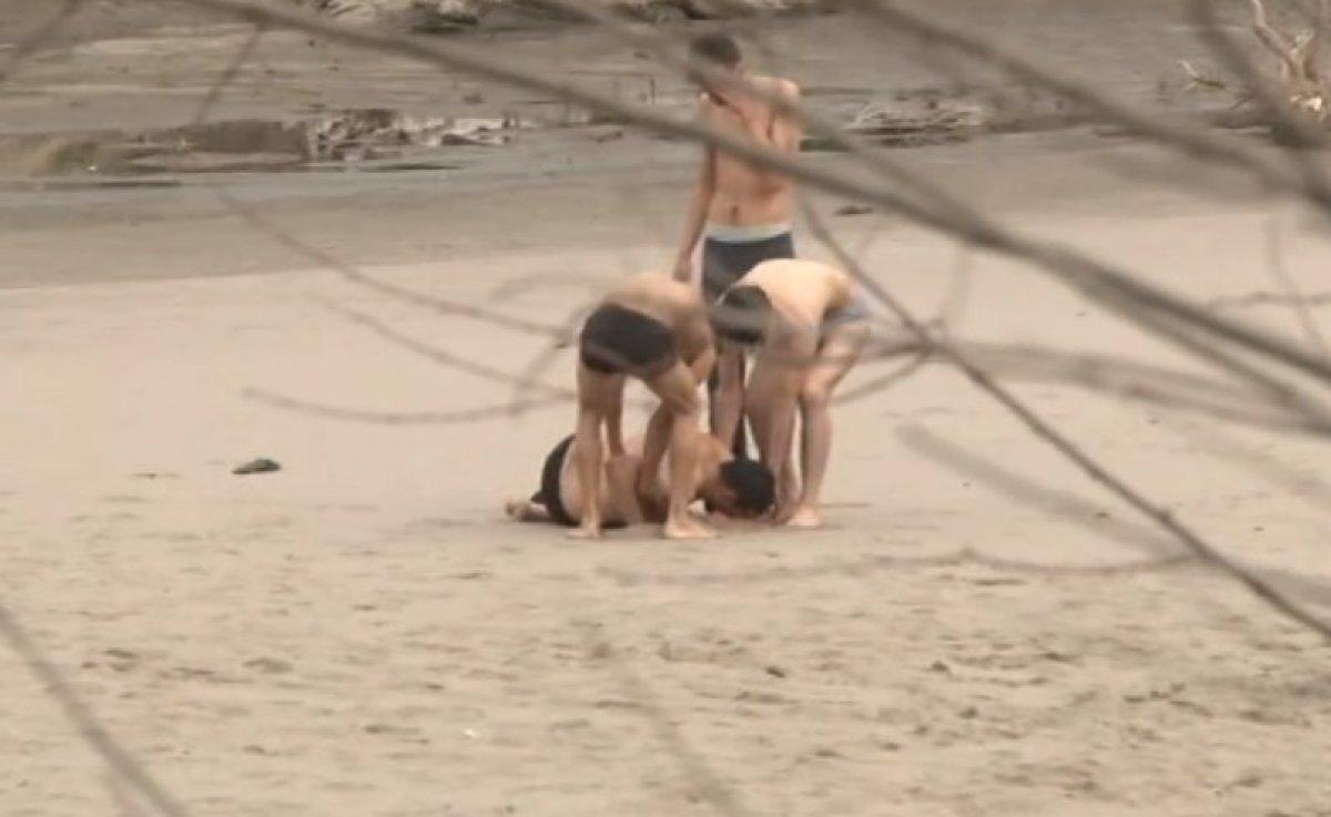 Yunan güçleri, mültecilere zulüm ediyor