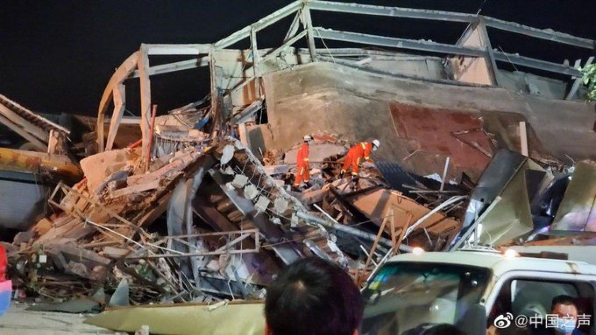 Çin'de korona hastalarının bulunduğu otel çöktü