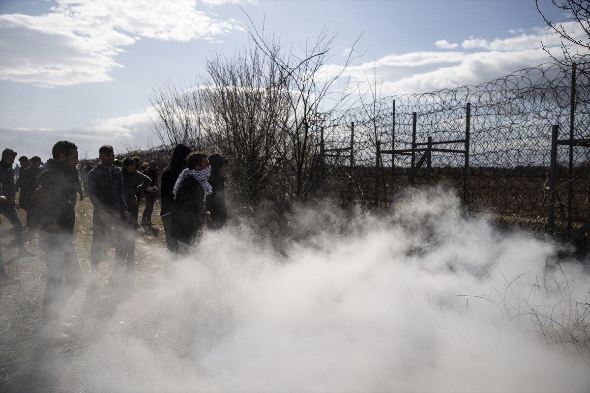 Mültecilerden gaz bombasına karşı pet şişeden önlem