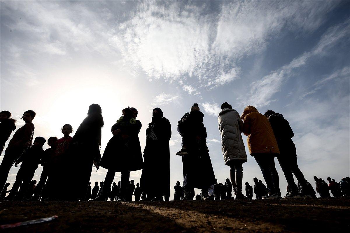 Irkçı Yunan vekil, Türkiye sınırında