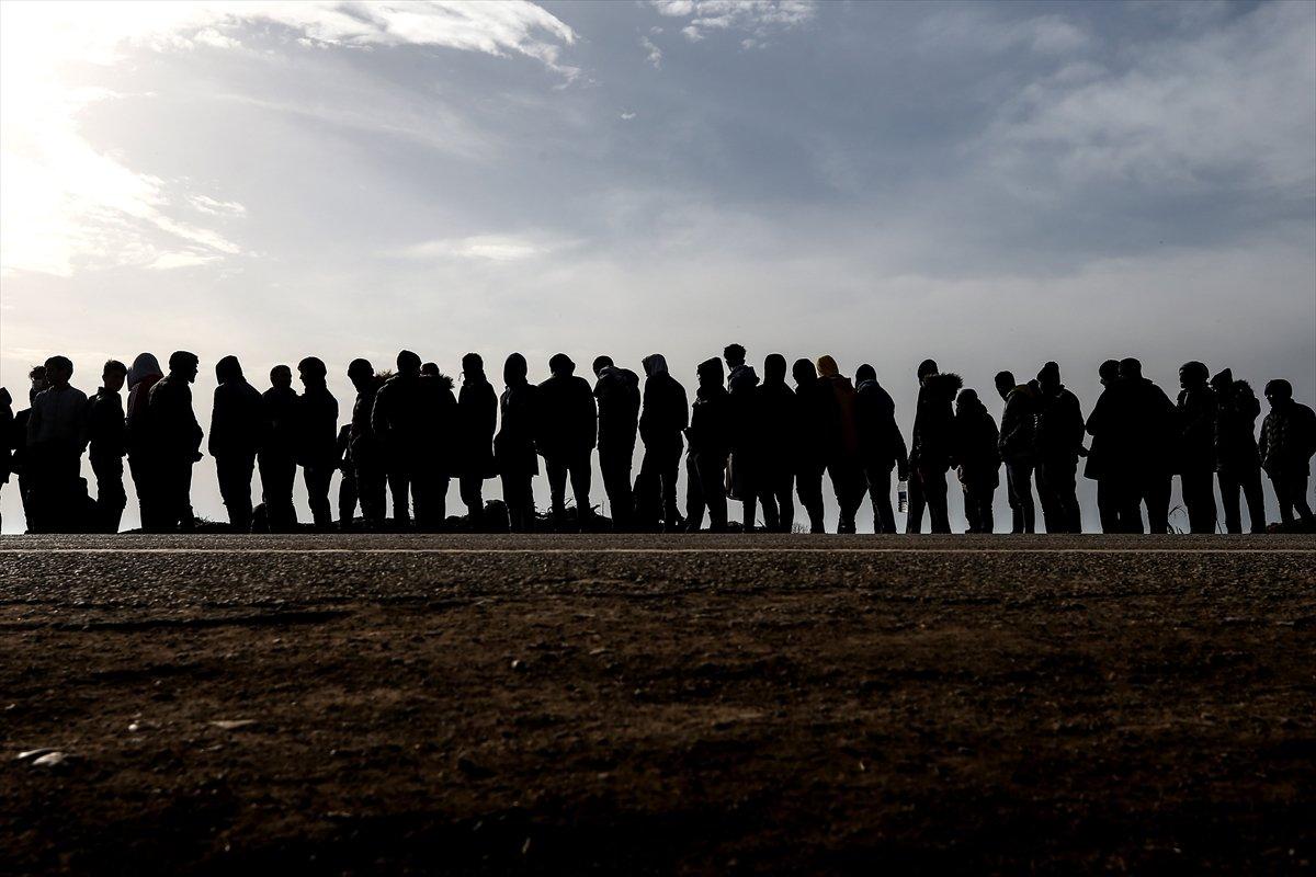 Irkçı Yunan vekil, Türkiye sınırında