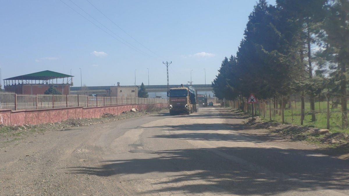 TSK'dan Suriye sınırına obüs sevkiyatı