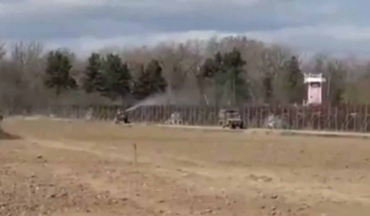 Yunan çiftçiler mültecilere tarım ilacıyla saldırdı