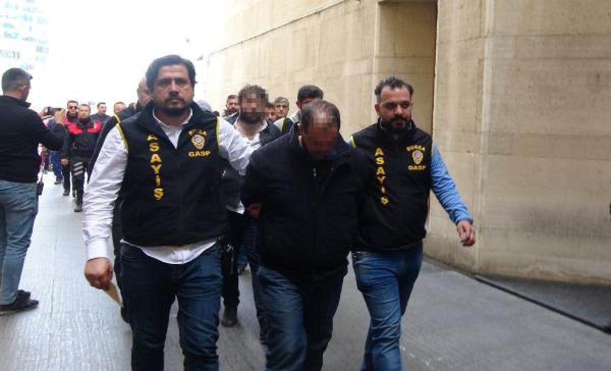 Kayıp olarak aranırken toprağa gömülü cesedi bulundu