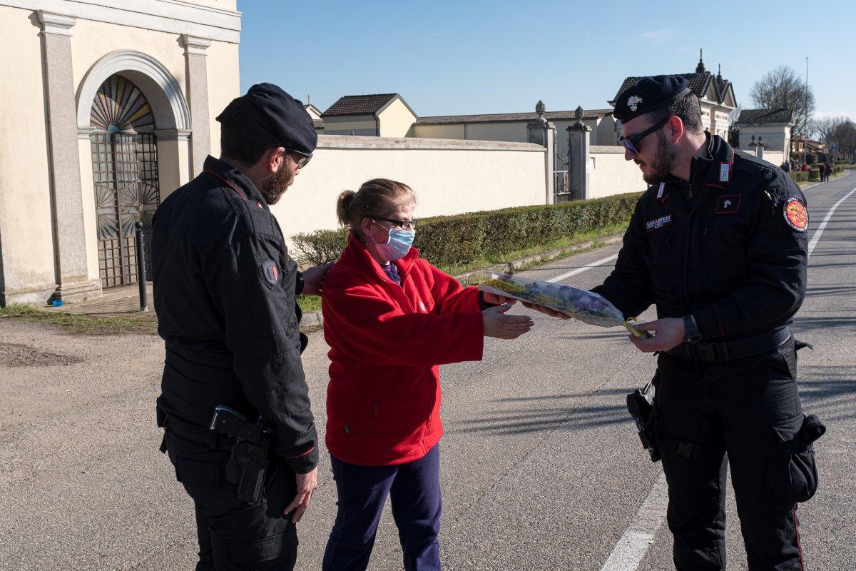 İtalya'da korona nedeniyle 97 kişi daha öldü