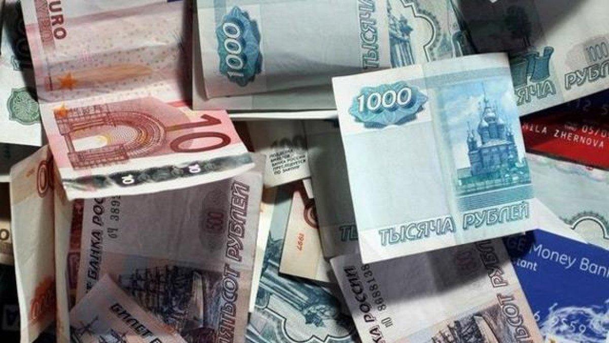 Petroldeki düşüş Rus ekonomisini vurdu