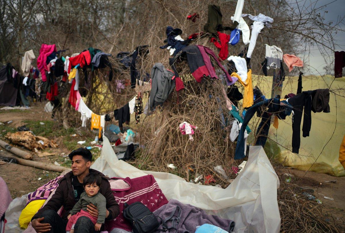 Edirne'de mültecilerin bekleyişi sürüyor