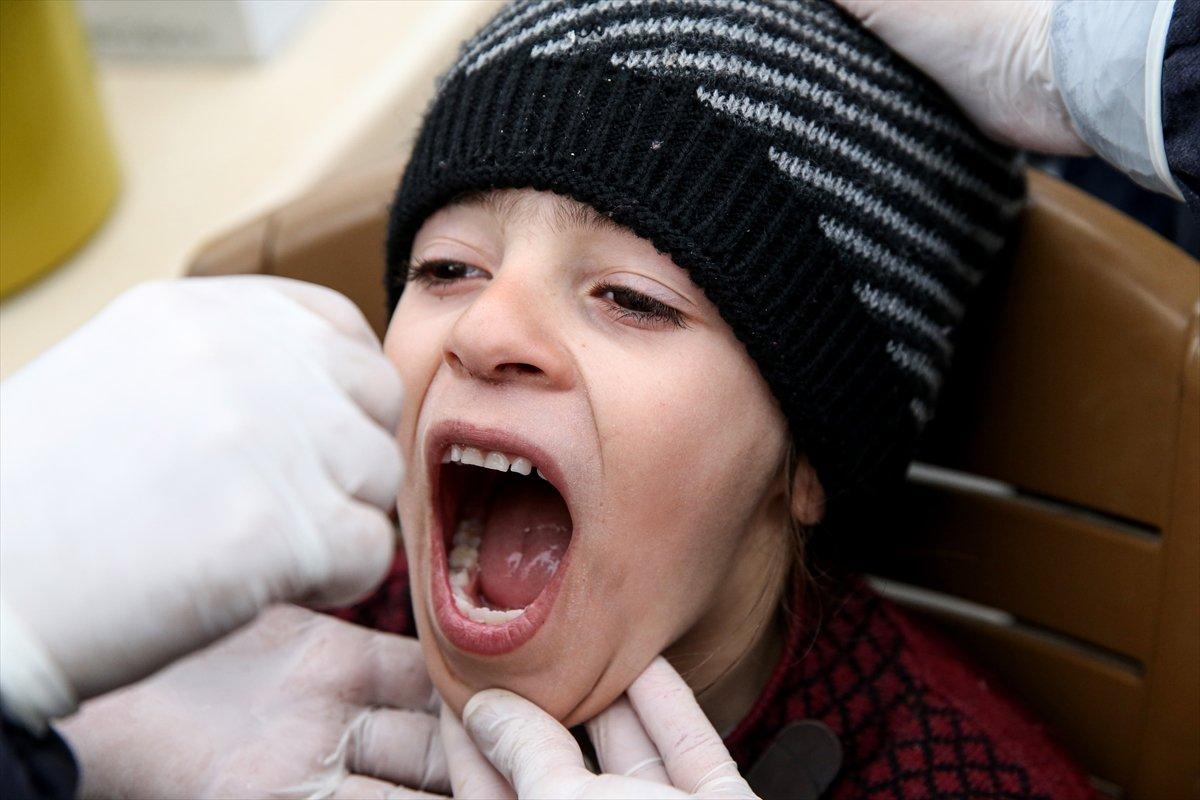 Türkiye'den sınırdaki sığınmacılara yardım eli