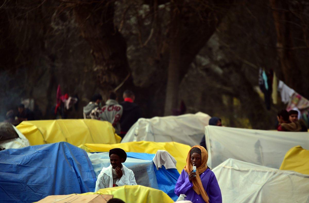Edirne'de mültecilerin bekleyişi sürüyor