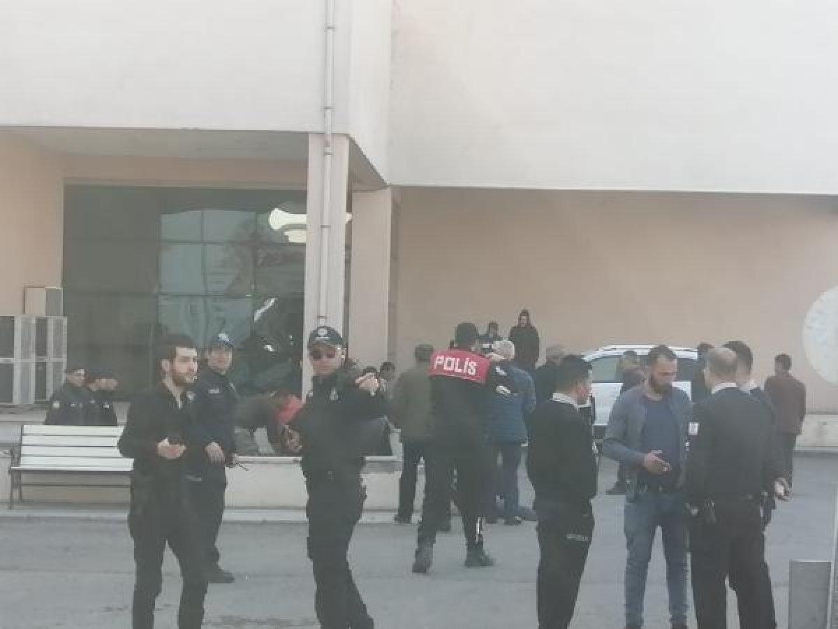 Iğdır'da ATM'den para çeken genç saldırıya uğradı