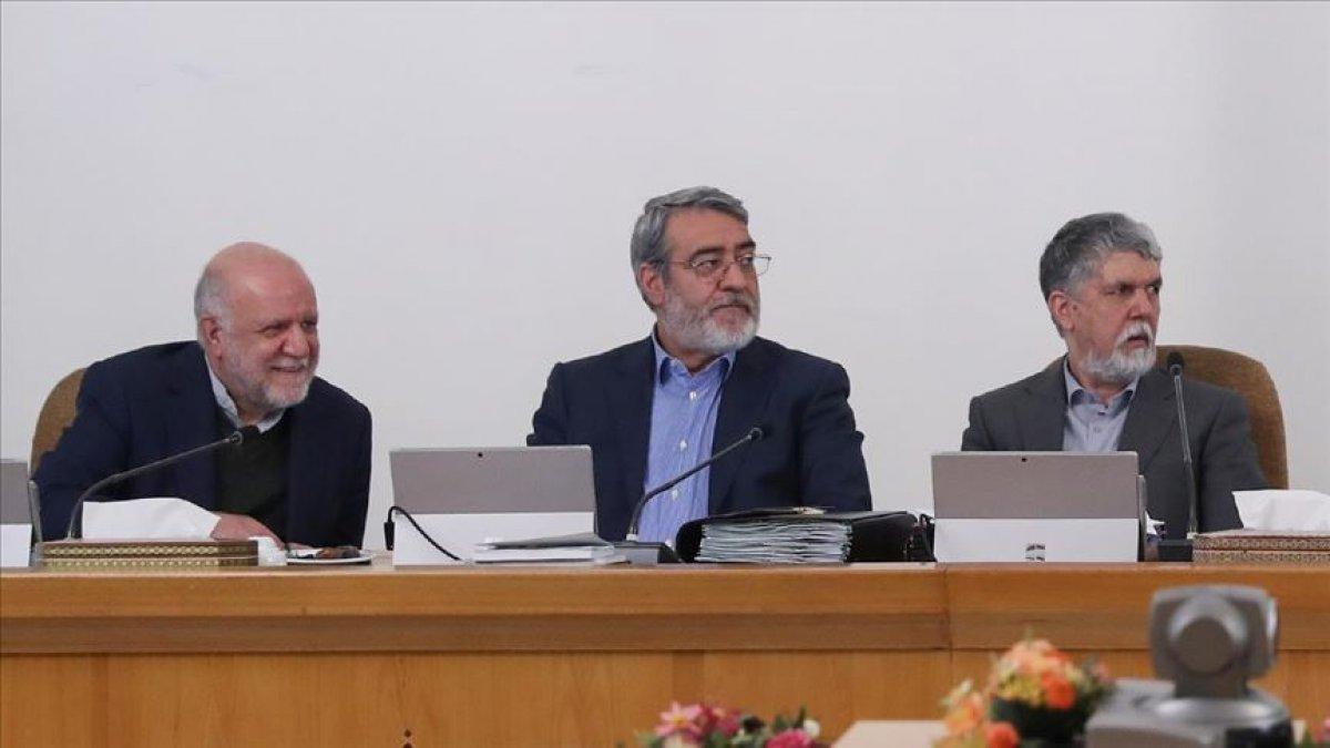 İranlı bakan koronayı atlattı