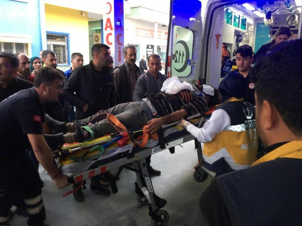 İşçileri taşıyan minibüs kaza yaptı: 3 ölü 14 yaralı