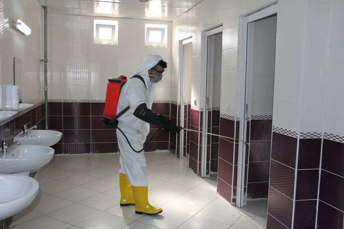 Adıyamanlı öğrenciler koronaya karşı dezenfektan üretiyor