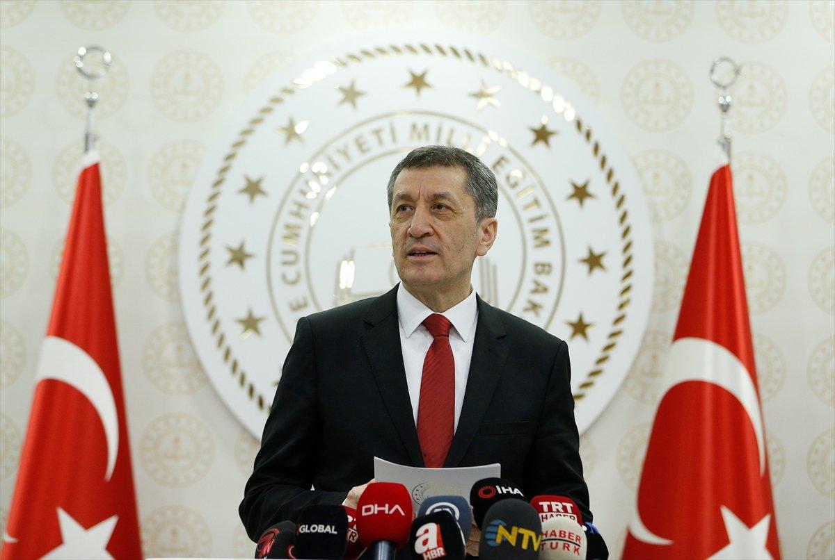 Bakan Selçuk:  Ders ortamı evlere taşınacak