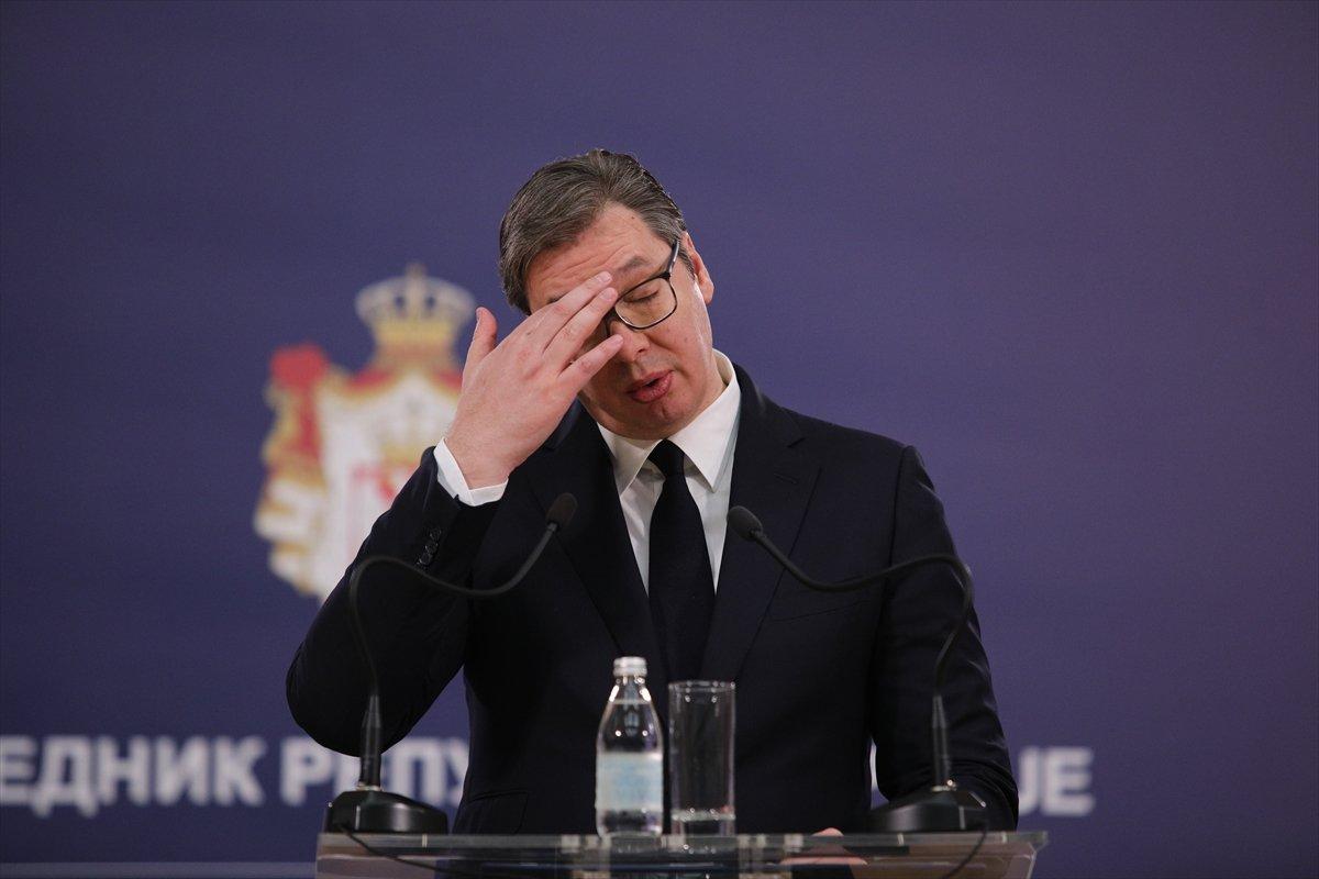 Sırbistan Cumhurbaşkanı öksürük krizine girdi