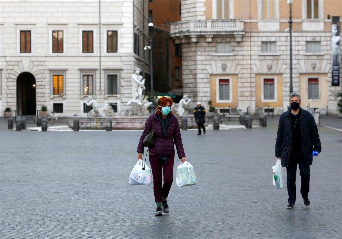 İtalya'da tüm ticari faaliyetler durduruldu