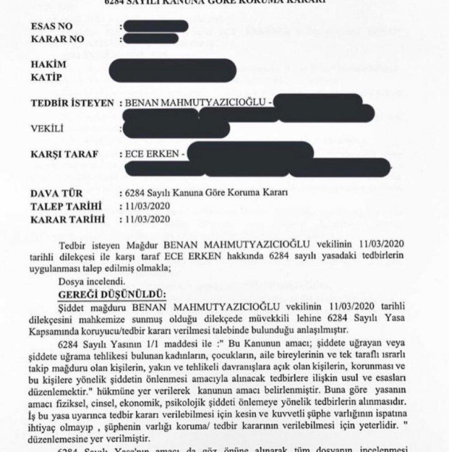 Ece Erken, arabaların aynalarını kırdı