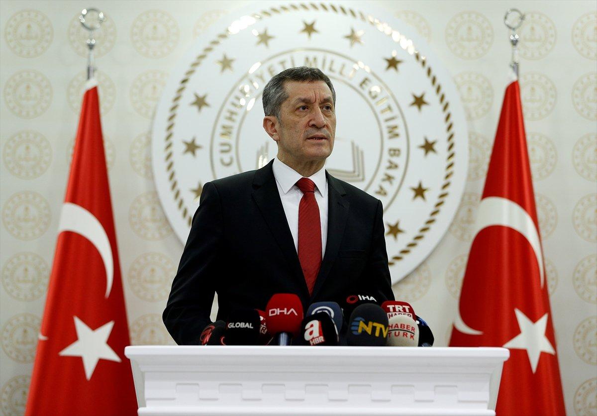 Bakan Selçuk:  Ders ortamı evlere taşınacak