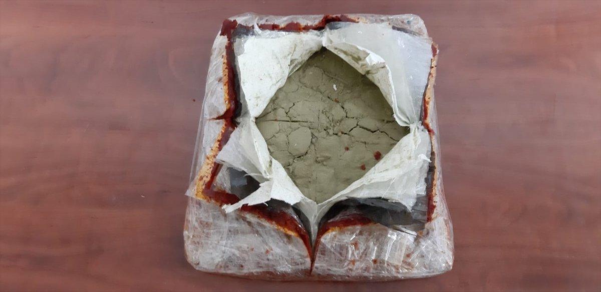 Uyuşturucuyu salçayla kamufle etmek istedi