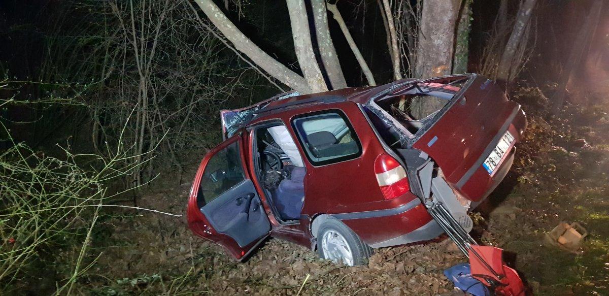 Karabük'te otomobil ağaca çarptı: 1 ölü