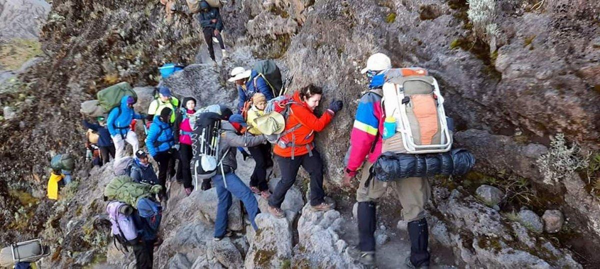 71 yaşında Afrika'nın zirvesine tırmandı