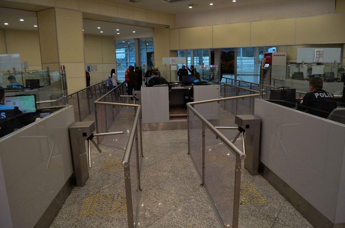 Sarp Sınır Kapısı korona tedbirleri kapsamında kapatıldı