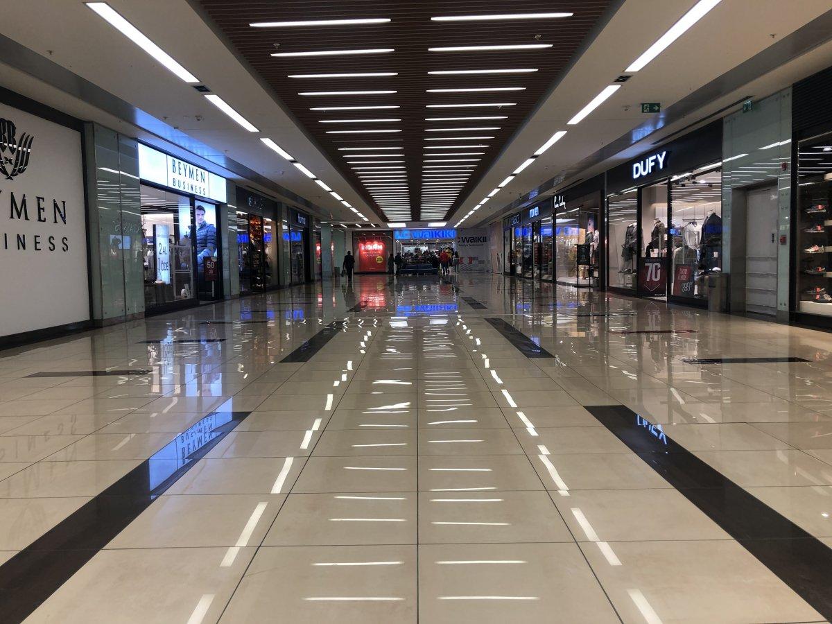 Koronavirüs nedeniyle AVM'ler boş kaldı